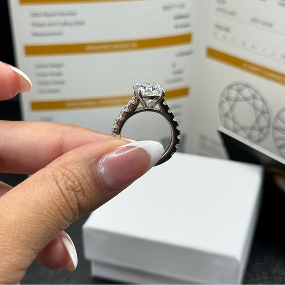 5.4cttw D VVS1 full moissanite solid engagement ring sz 5 - Picture 4 of 11